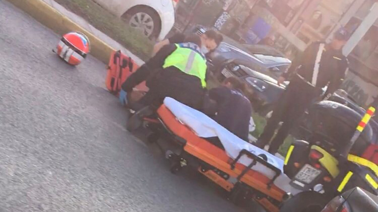 Τροχαίο στη λεωφόρο Αλεξάνδρας – Μηχανή προσέκρουσε σε ταξί